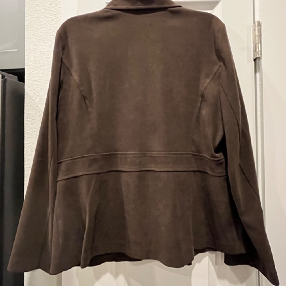 Elementz Size L, Brown Jacket buttons up the front - Picture 6 of 9